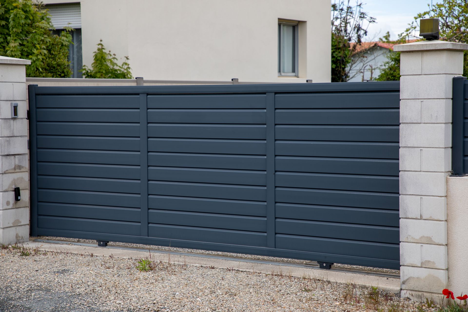 Portail coulissant en aluminium