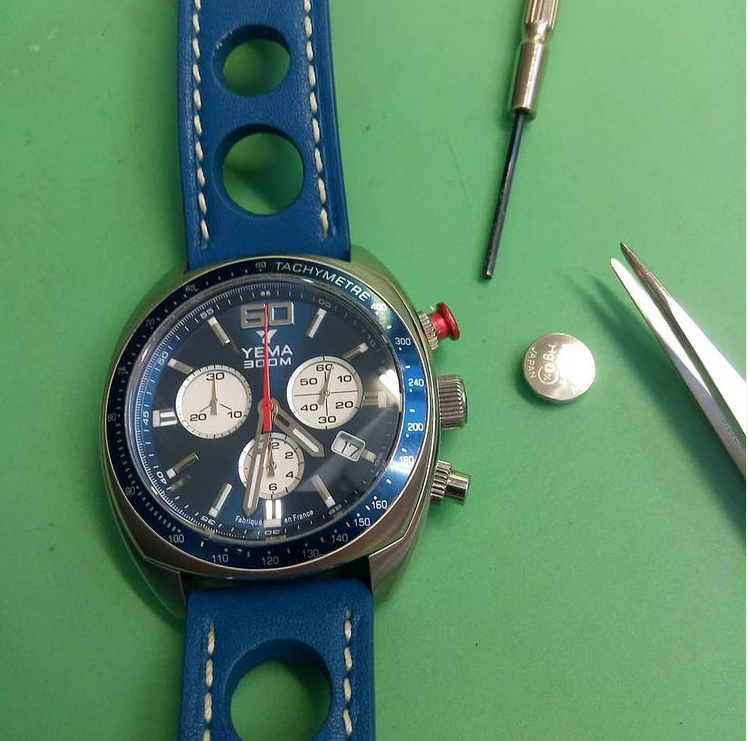 Restauration montre moderne