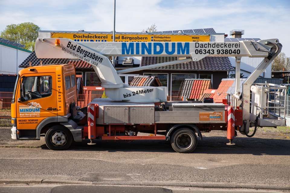 Arbeitsfahrzeug DMB Dachdeckerei Mindum GmbH