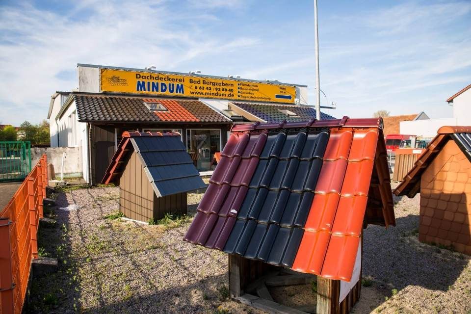 Dächer in der Ausstellung DMB Dachdeckerei Mindum GmbH