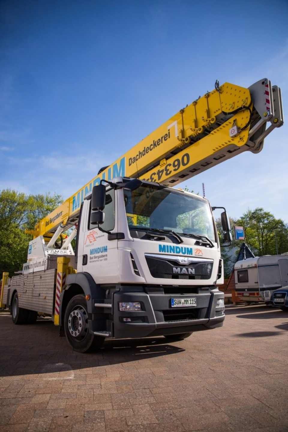 Kran Mobilkran-Vermietung DMB Dachdeckerei Mindum GmbH