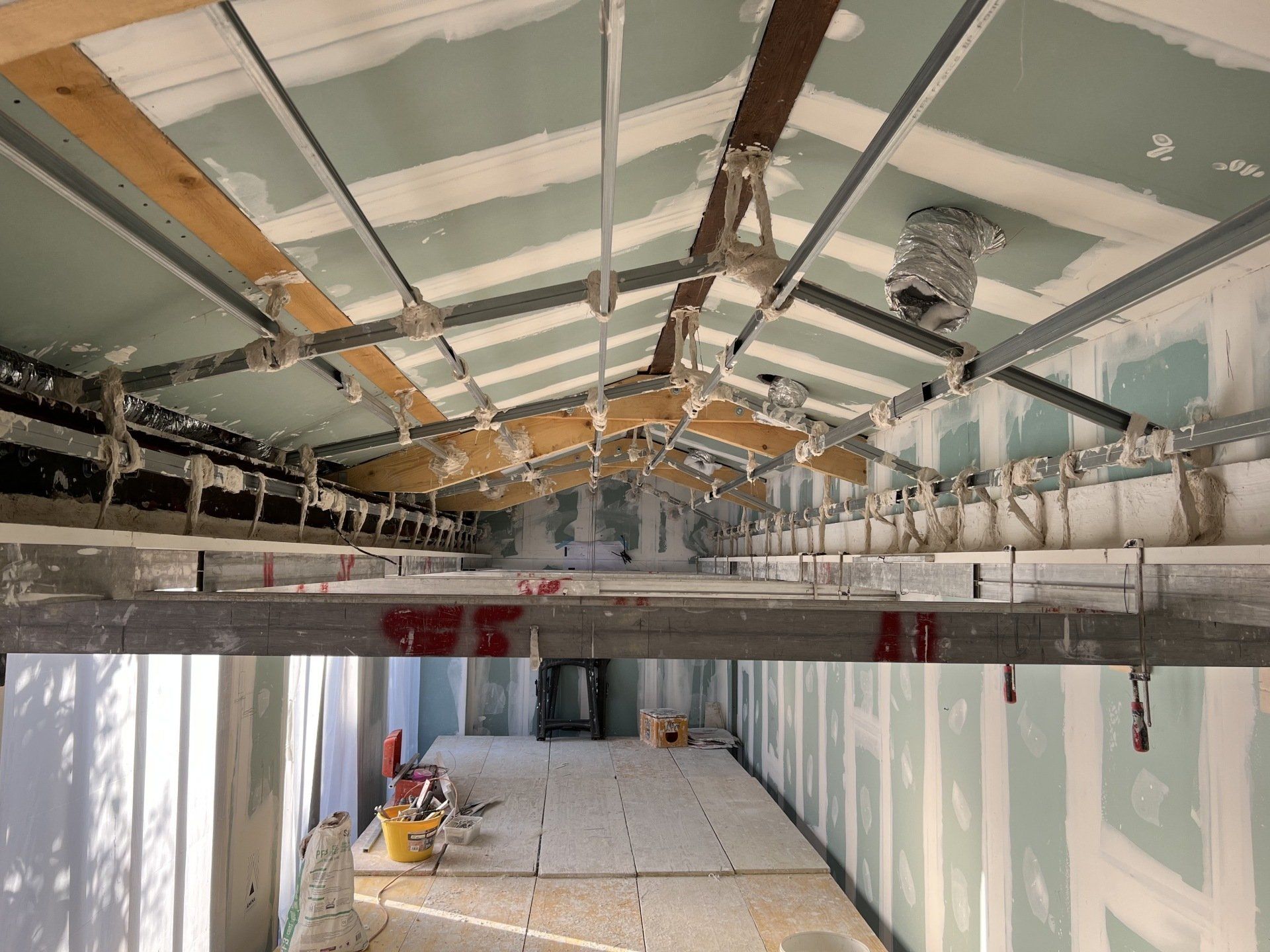 Création d'une voûte au-dessus d'un bassin intérieur