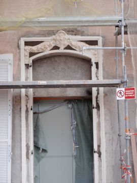 Encadrement de porte-fenêtre à rénover