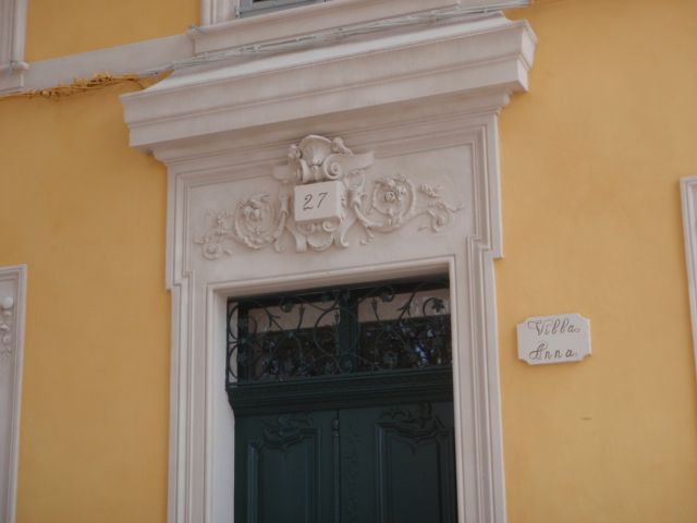 Rénovation de moulures de haut de porte