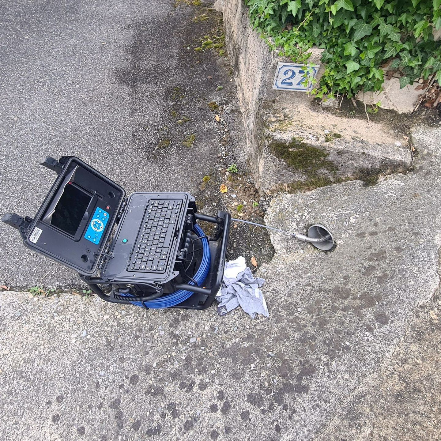 Inspection vidéo dans un petit tuyau.