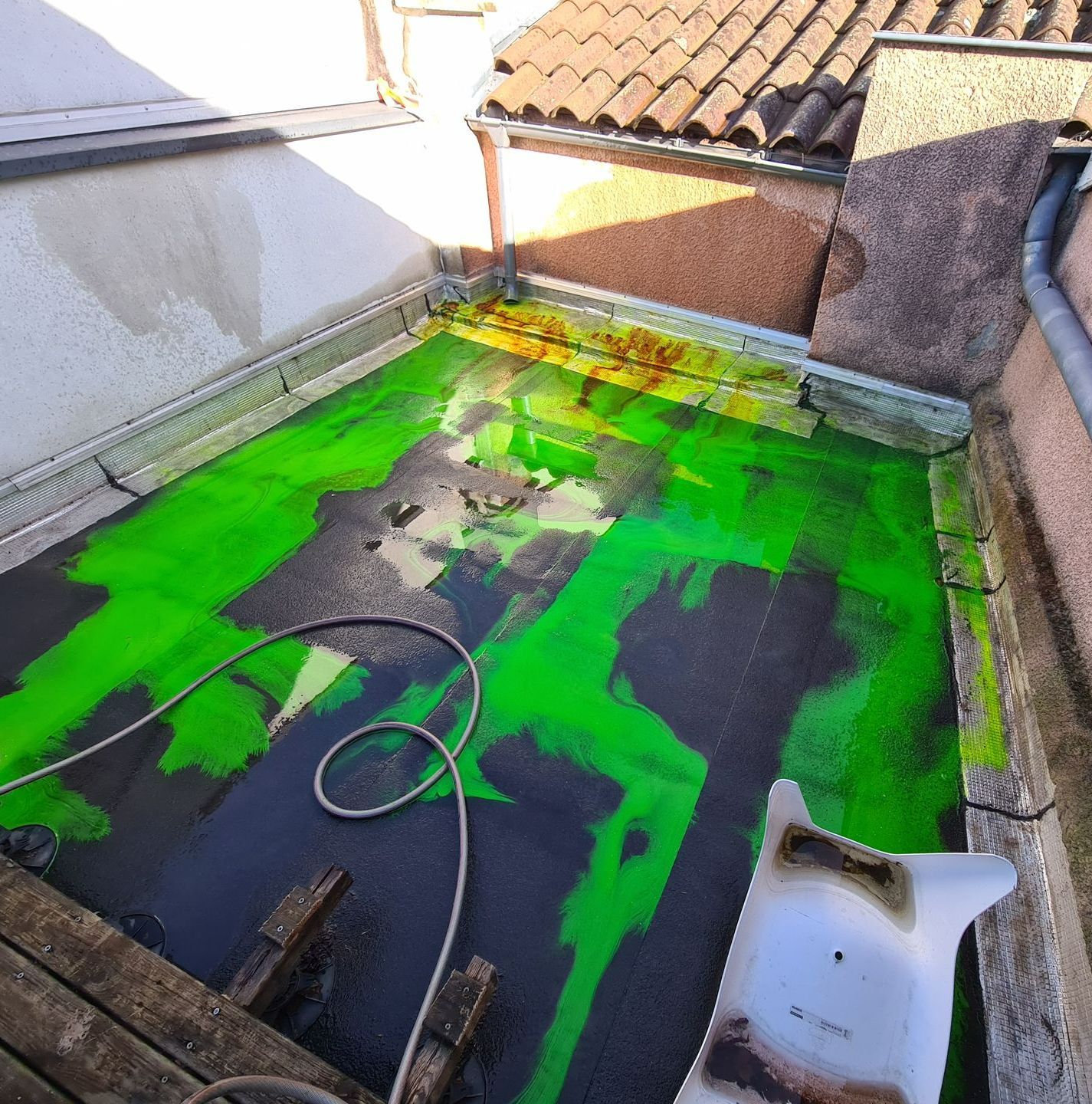 Colorimétrie sur une toiture.