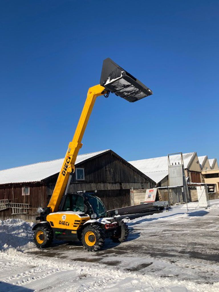 Apollon Dieci Telelader ausgefahren