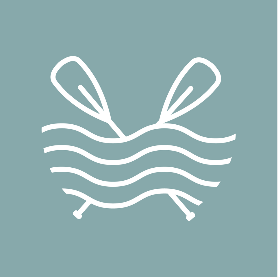 Eine Strichzeichnung von zwei Rudern im Wasser auf blauem Hintergrund.