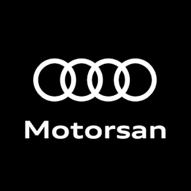 Logotipo de los aros blancos de Audi sobre la palabra 