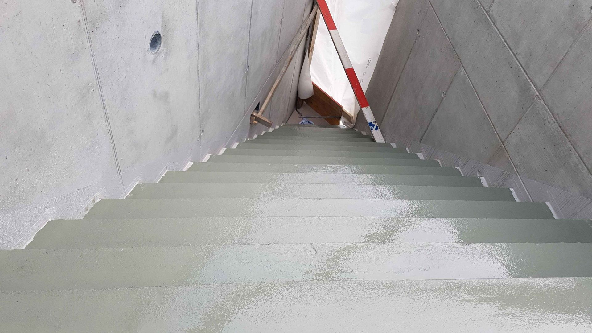 Impermeabilizzazioni con resine di terrazze docce piscine vasche fiori tetti scale