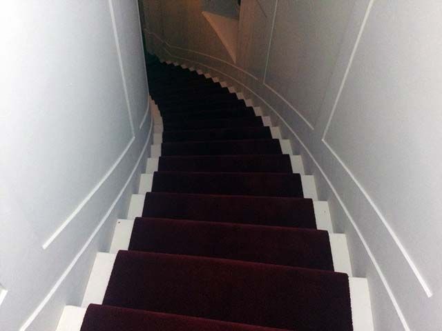  Pose de tapis escalier Château de la Verrerie Le Creusot