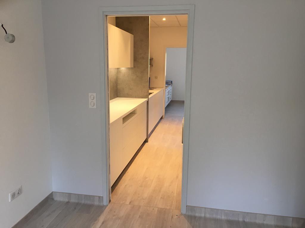 Sol PVC remontée en plinthe