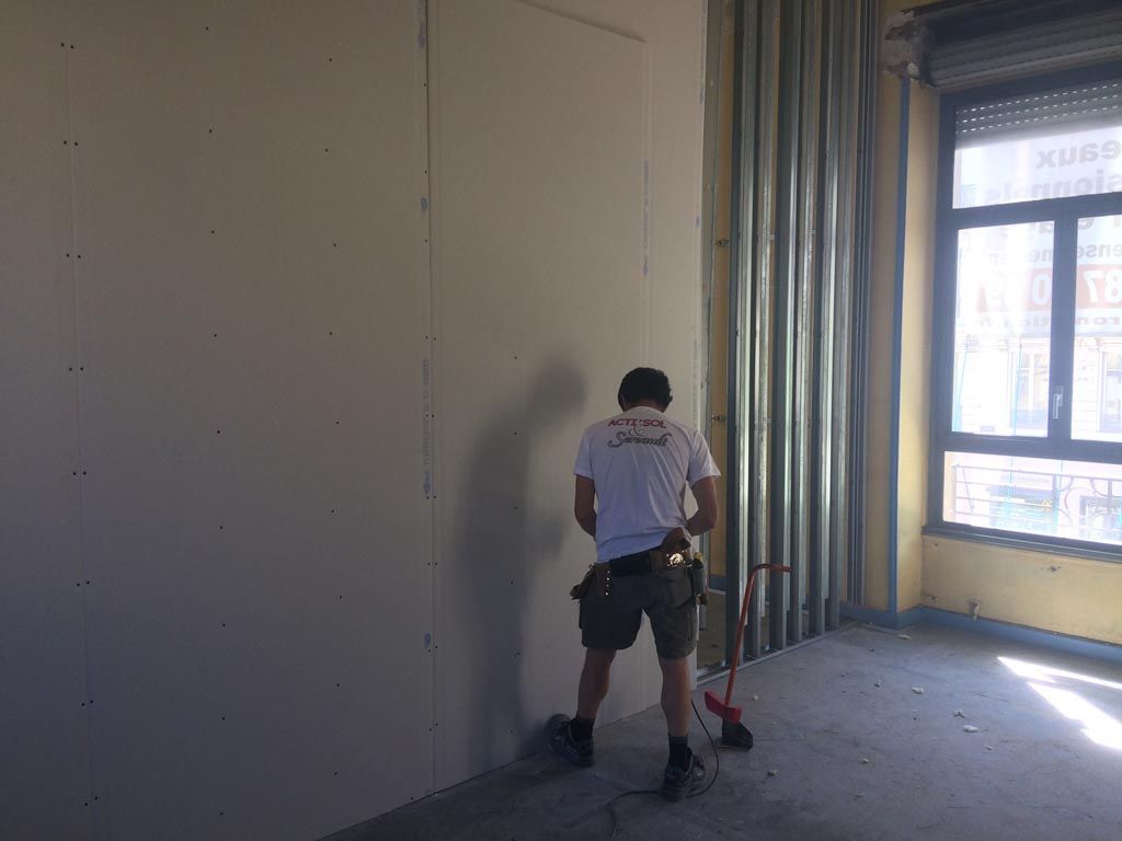 pose de cloisons acoustiques