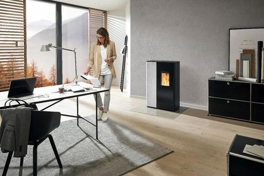 Kamin in einem Wohnzimmer