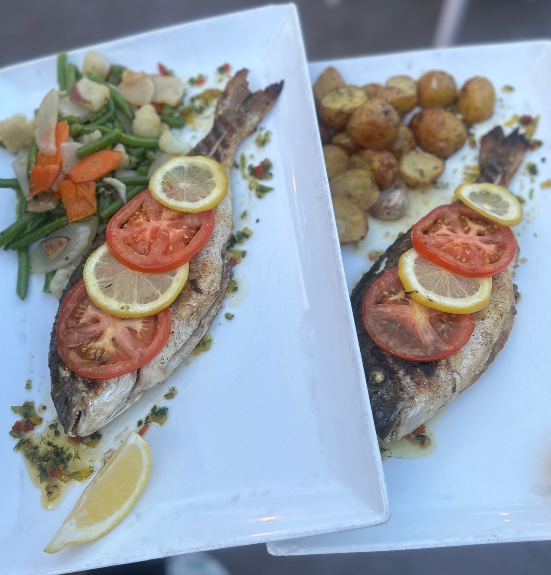 Plats de poisson frais au restaurant L'AMIRAUTÉ - Chez Rita à Ajaccio