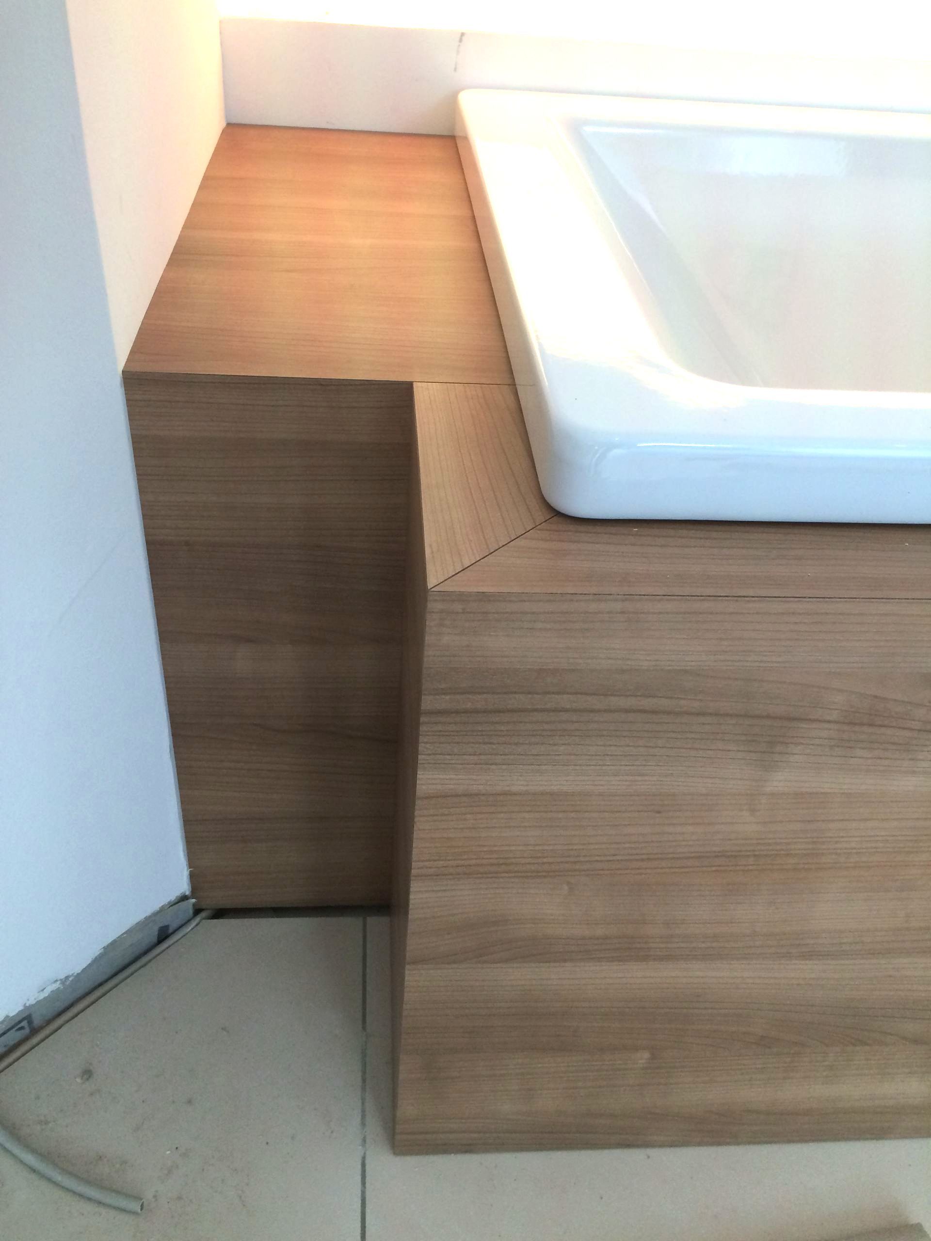 Badewannenverkleidung aus Holz