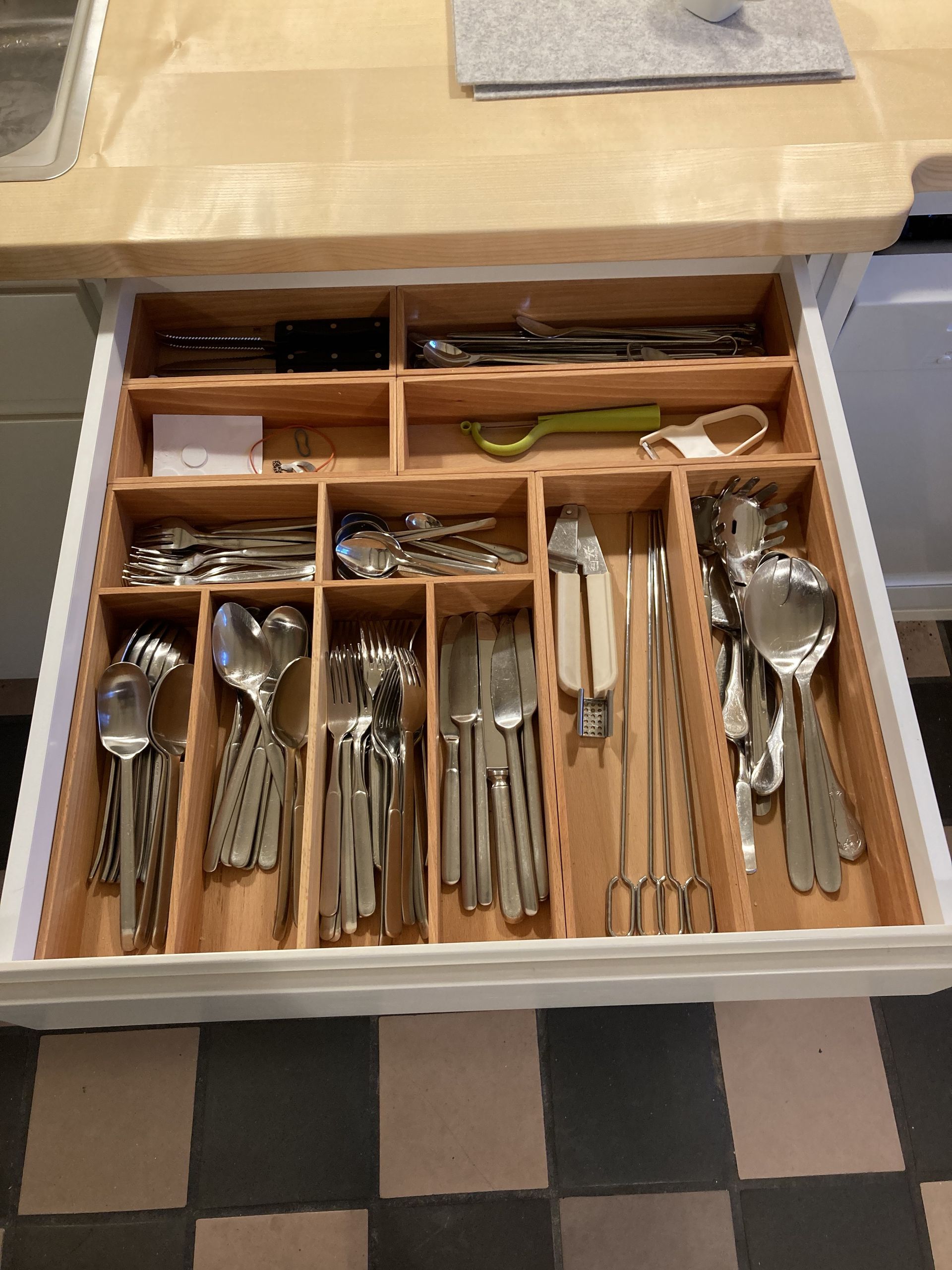 Besteckschubladen-Einsatz aus Buchenholz