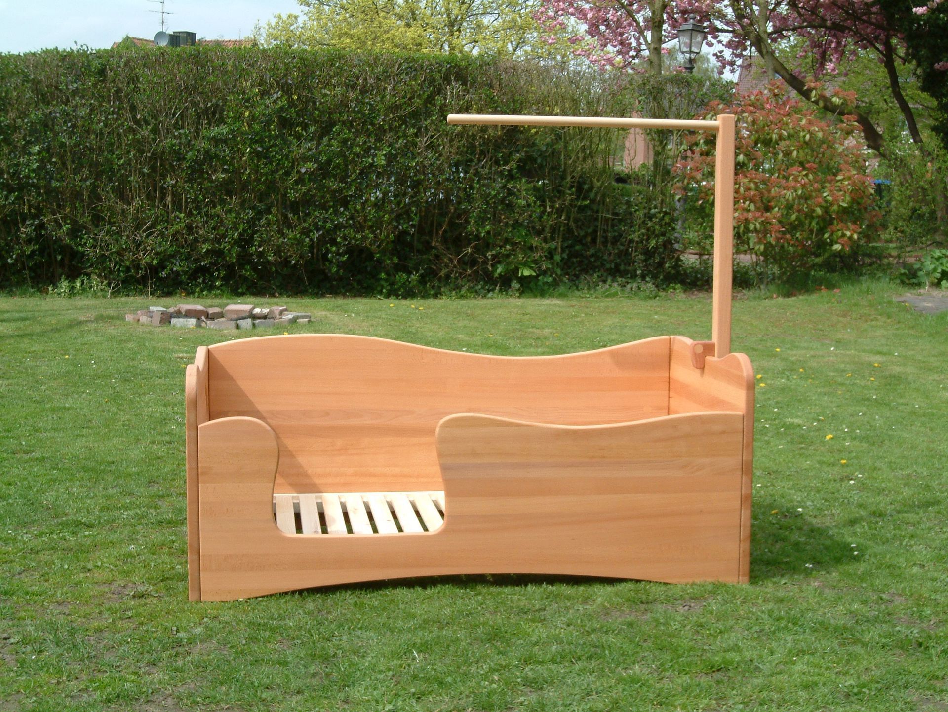 Metallfreies Kinderbett aus Buche