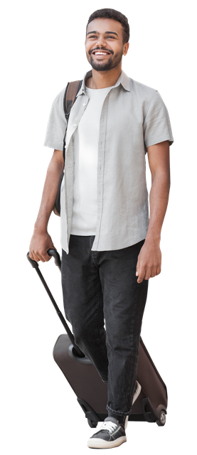 Un homme avec des bagages souriant et marchant vers l'avant
