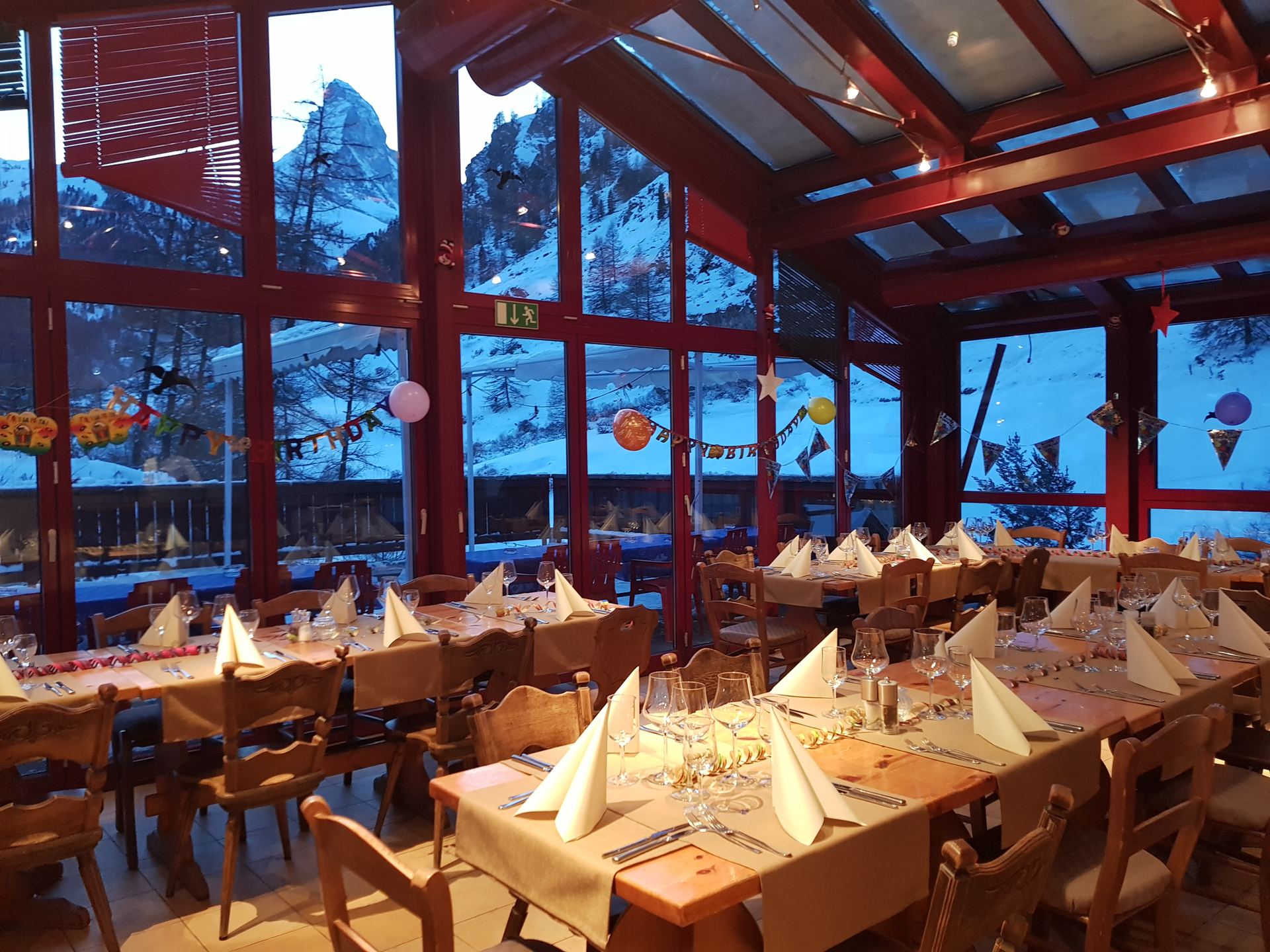 Restaurant Innenansicht Event - Restaurant Pizzeria Klein Matterhorn
