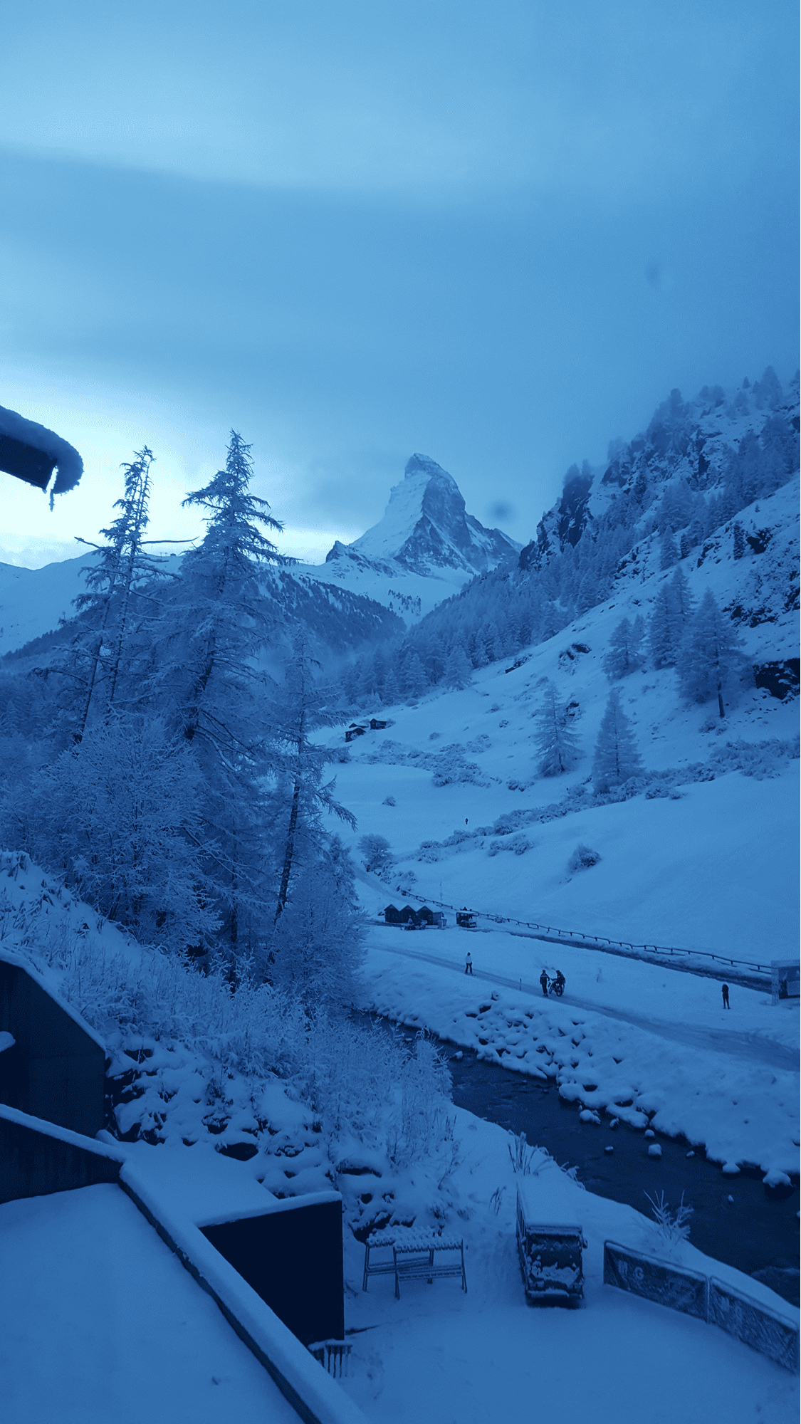 Sicht auf Matterhorn mit Schnee - Restaurant Pizzeria Klein Matterhorn