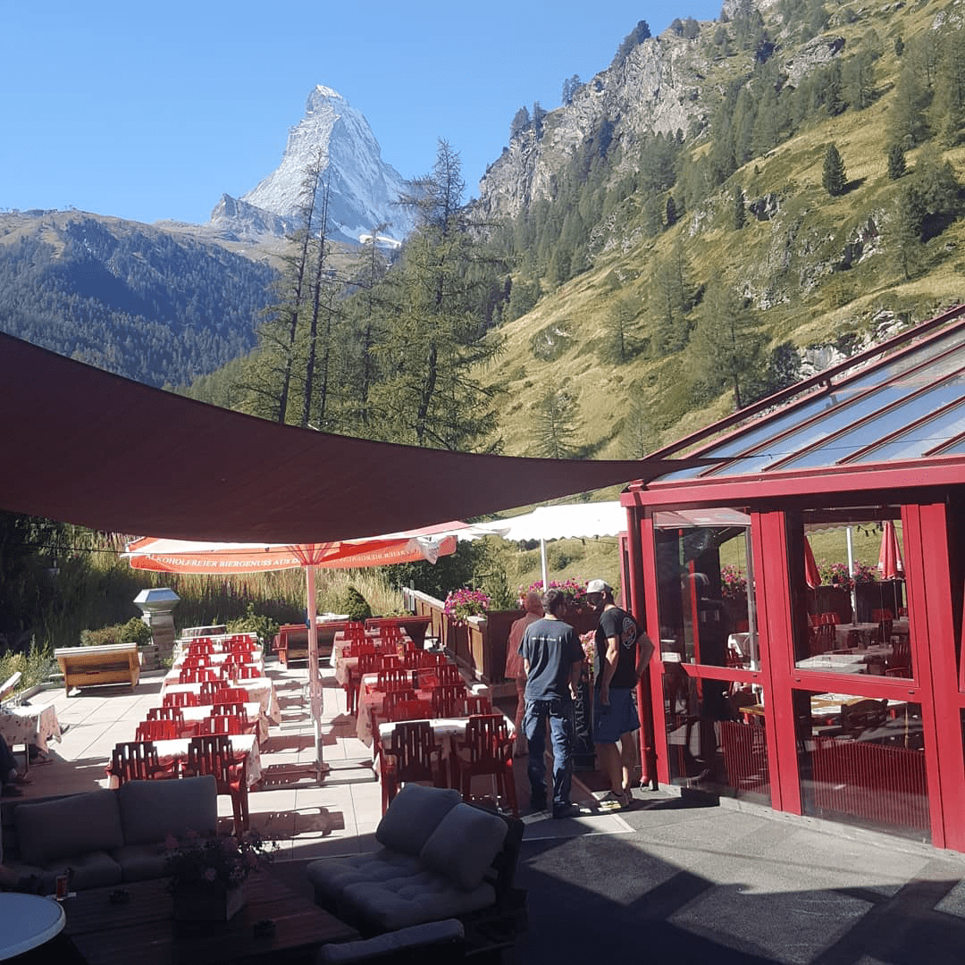Restaurant Aussenansicht - Restaurant Pizzeria Klein Matterhorn