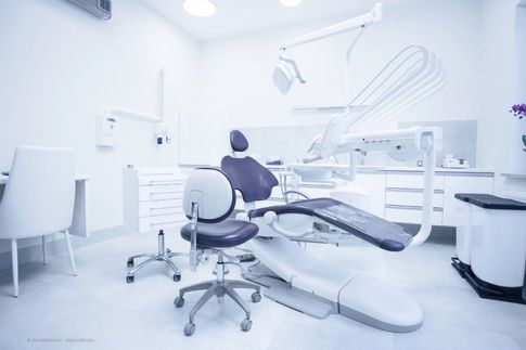 Steriler Behandlungsraum beim Zahnarzt