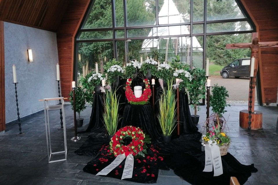 Dekoration mit Blumensträußen