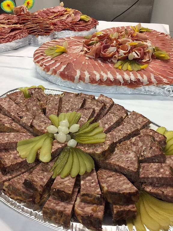 Buffet : pâté et charcuterie