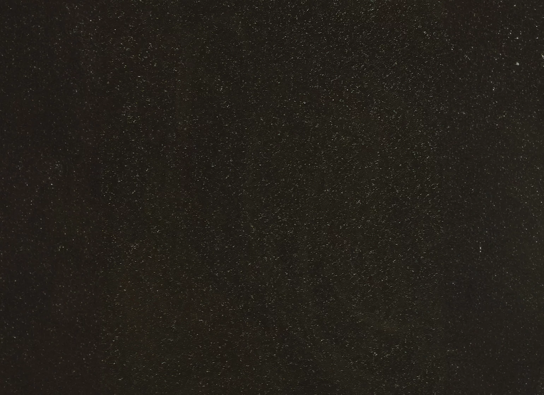 Granit moucheté sombre.
granit noir fin des Indes, granit d'Indes
