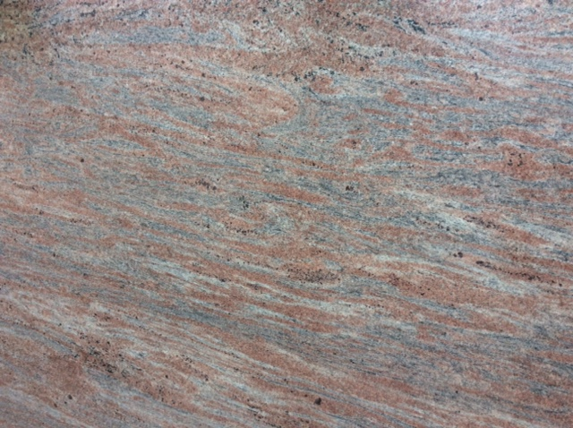Granit rose et gris aux motifs tourbillonnants. granit rosabella granit brésil

