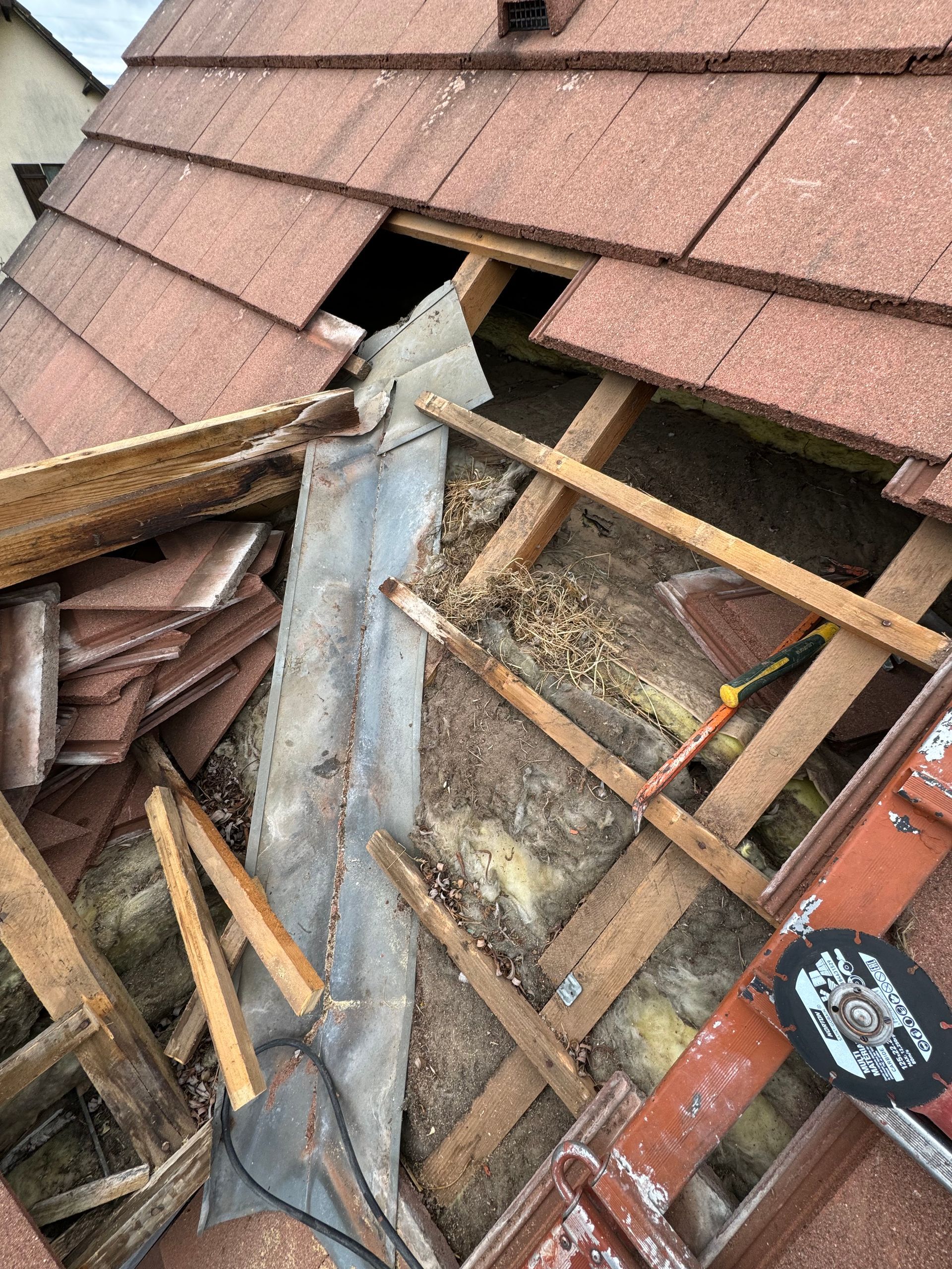 Suppression de la partie usée du toit