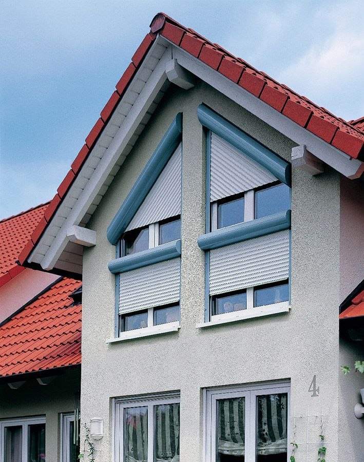 Ein Haus mit der Nummer 4 auf der Vorderseite