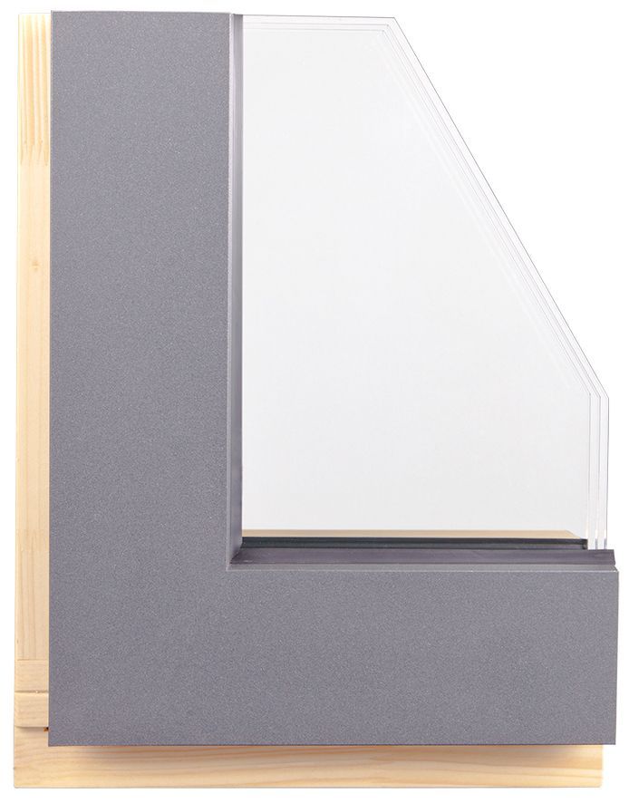 Eine Nahaufnahme eines Fensters mit einem Holzrahmen auf einem weißen Hintergrund.