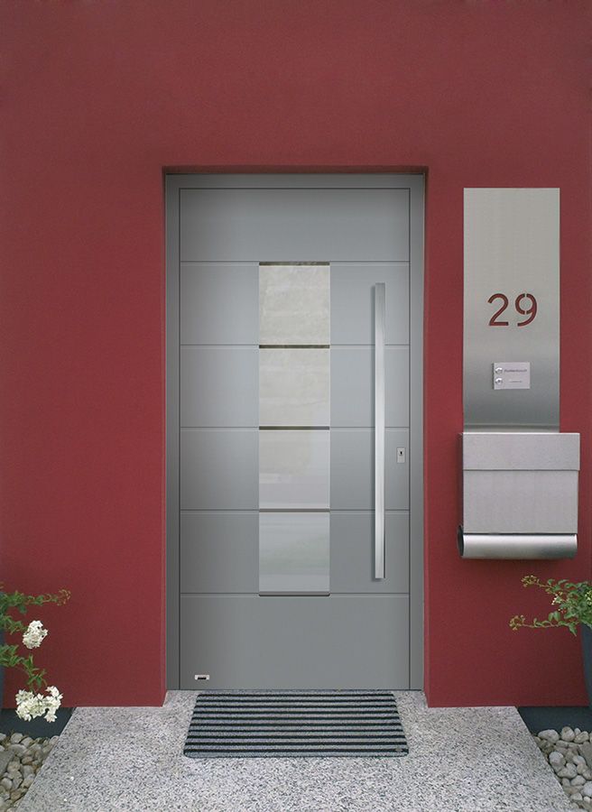 Eine Haustür mit der Nummer 29 darauf