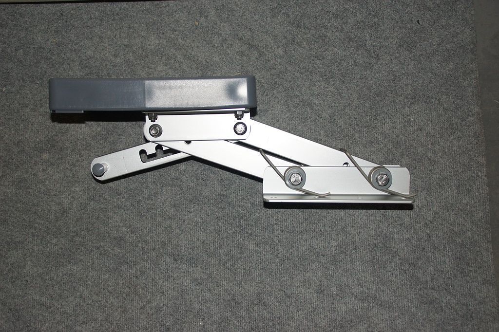 Chaise Moteur avec plaque en résine