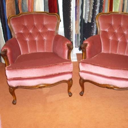 zwei altrosa Polstersessel