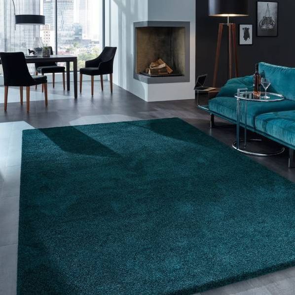 petrolblauer Teppich