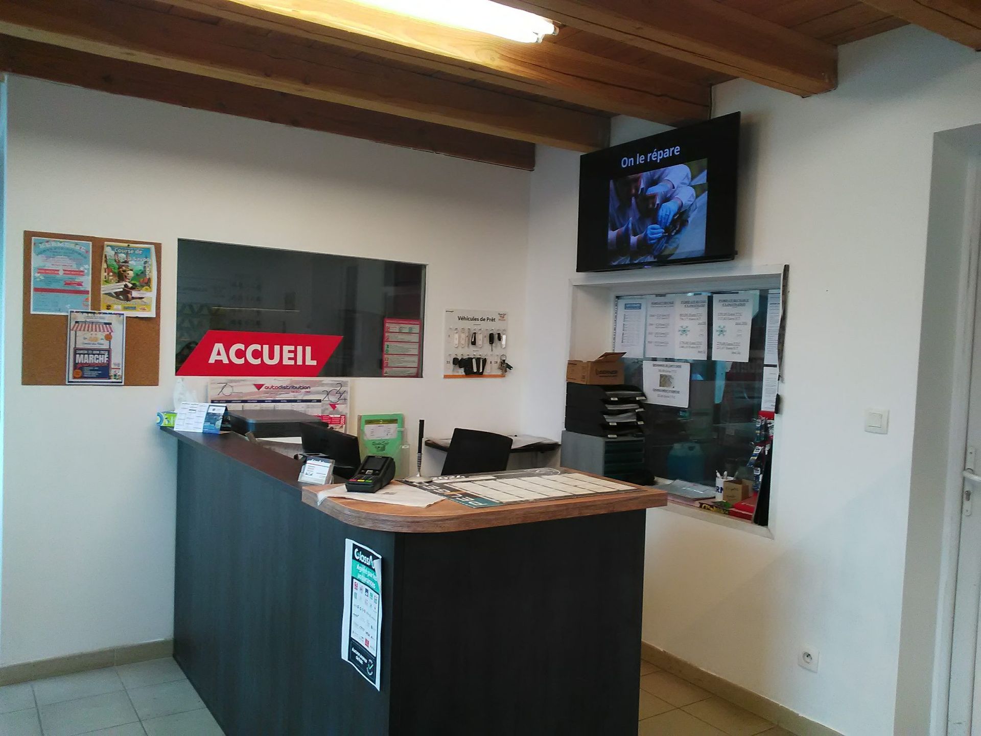 Accueil du garage en intérieur