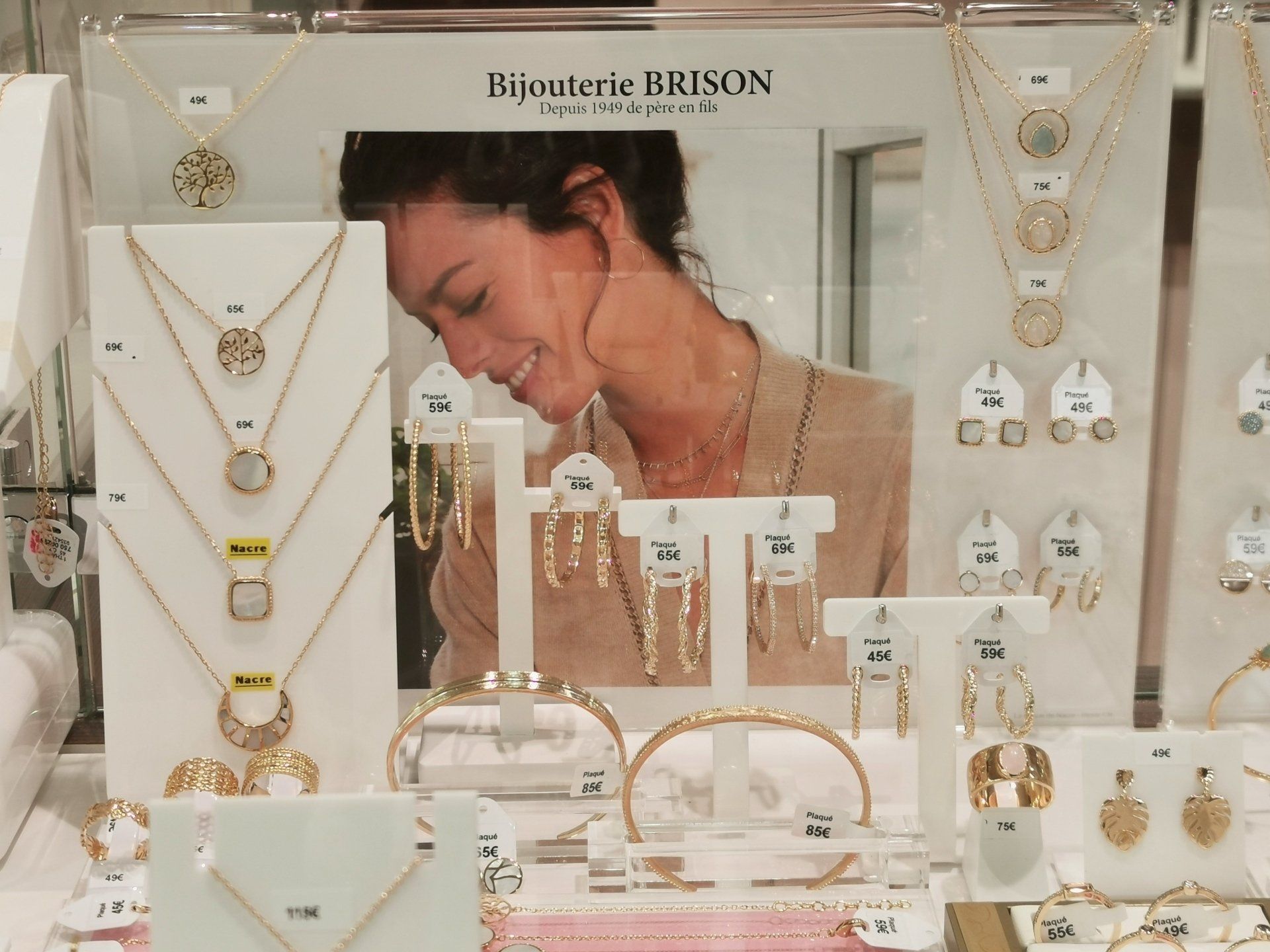 Boucles d'oreilles et bracelets plaqué or