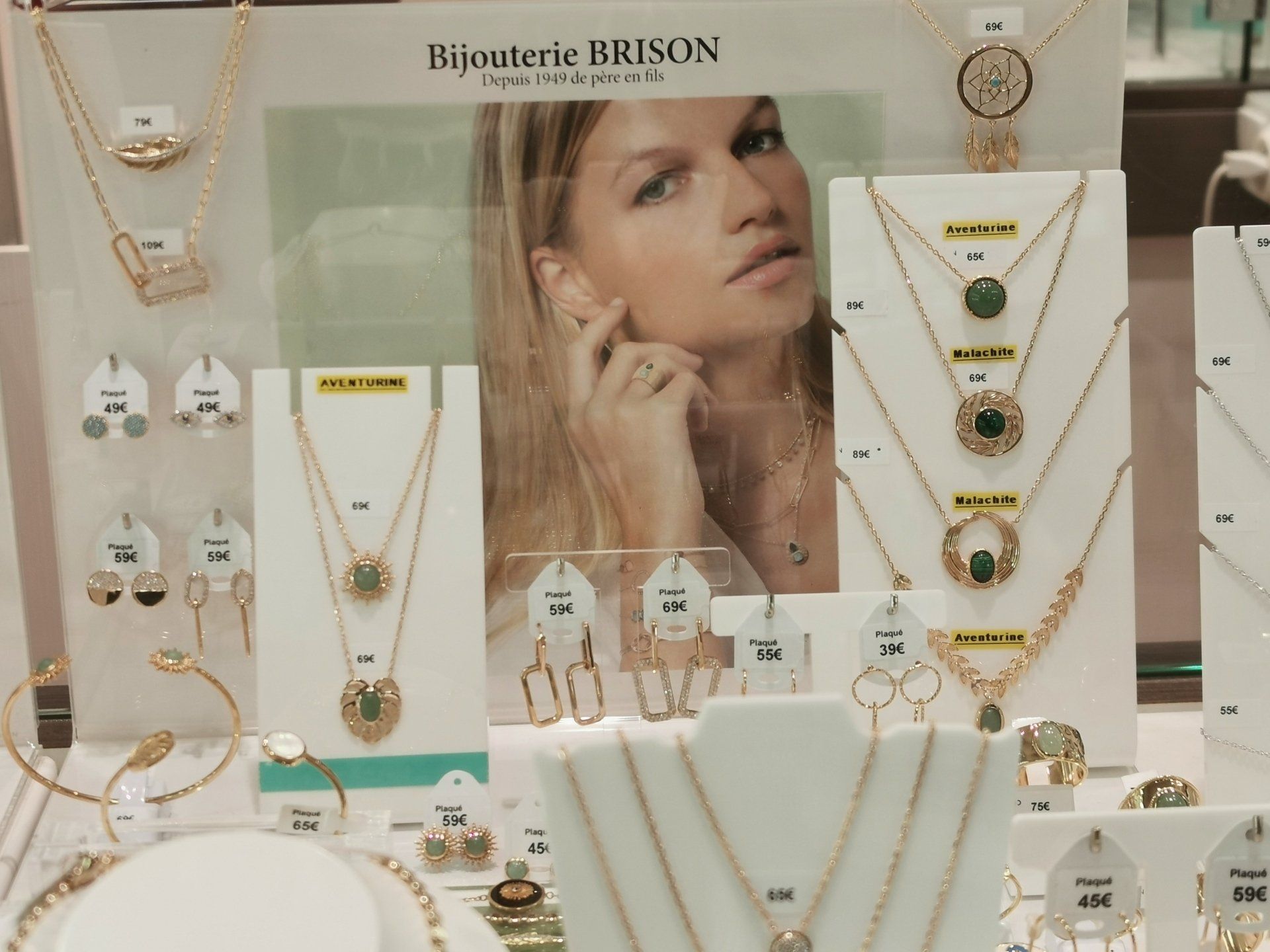 Bijoux en pierre précieuse