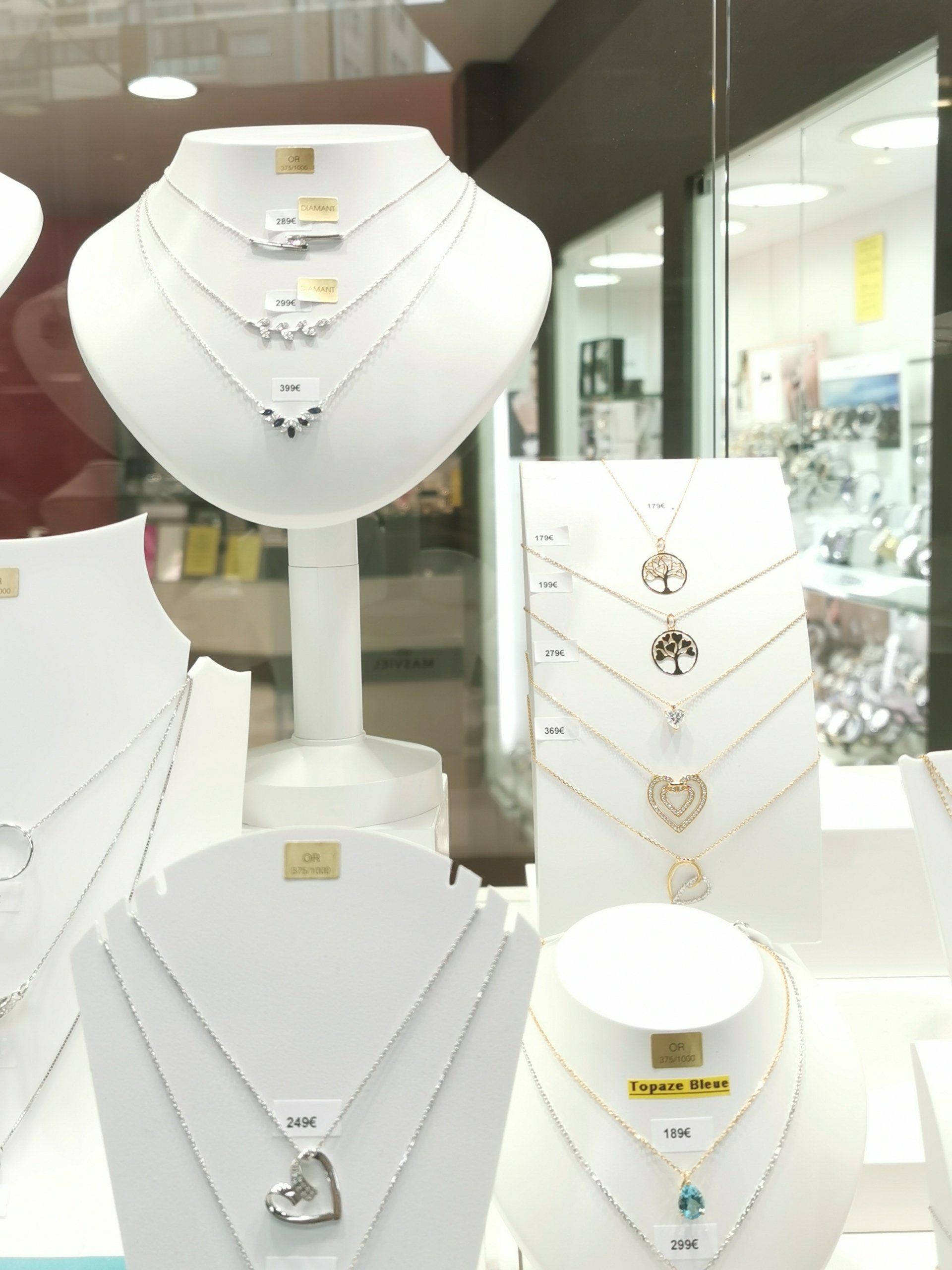 Collier en or pendentif