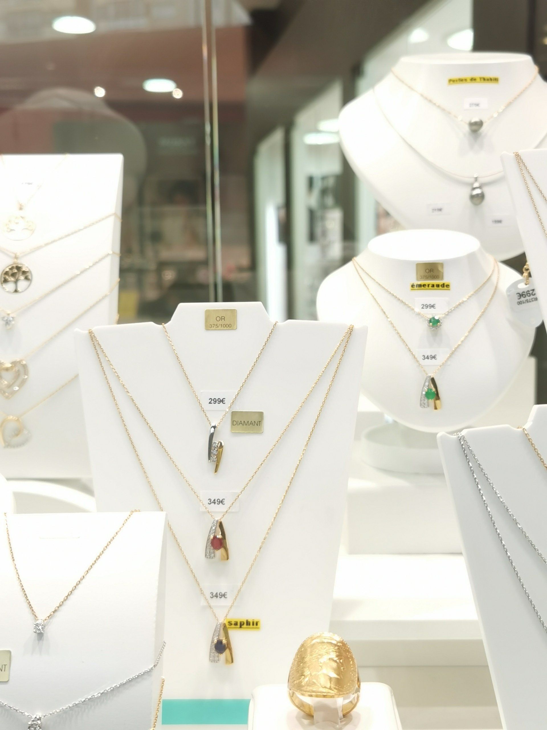 Bijoux pierre précieuse