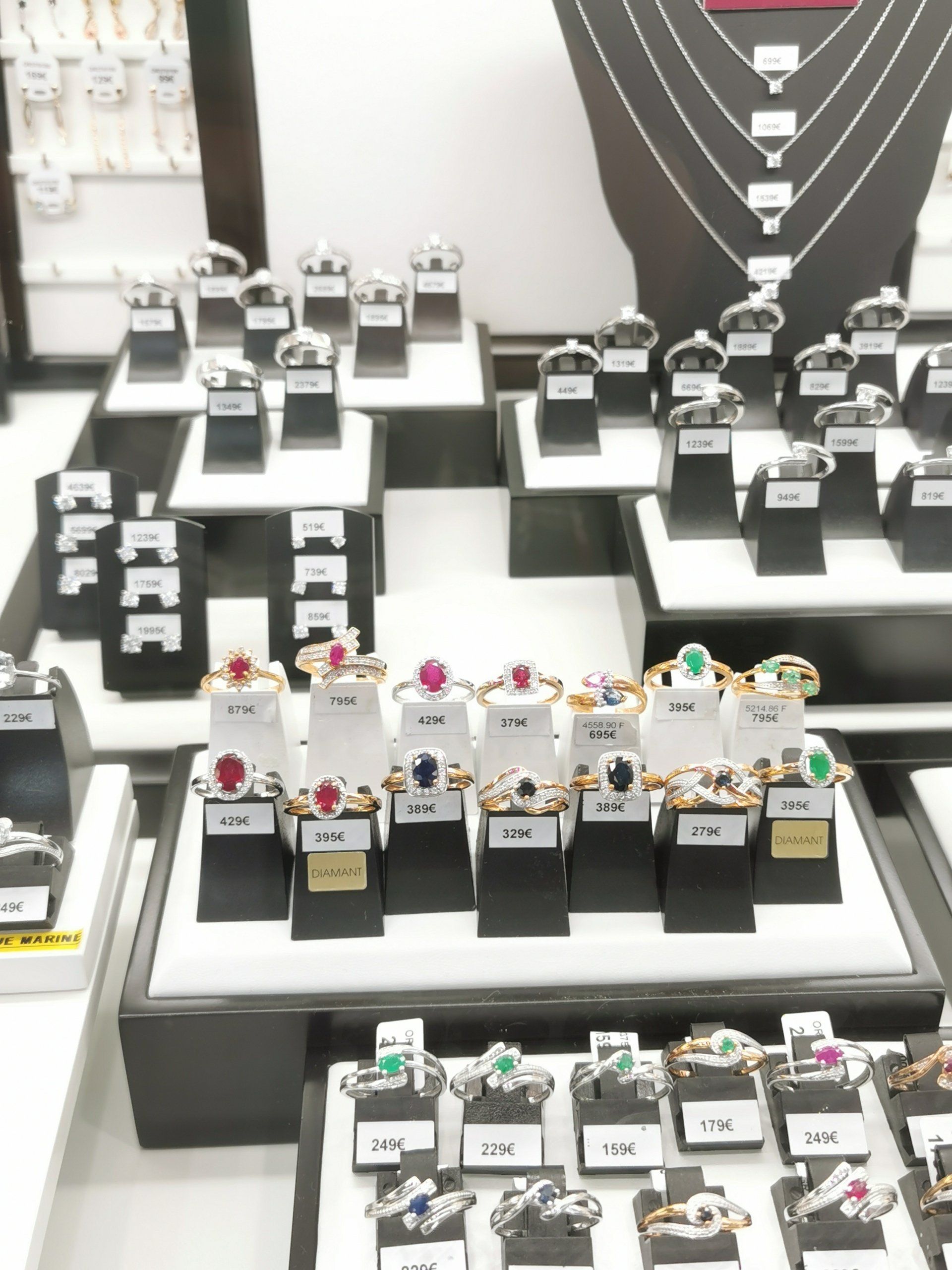 Bague pierre de couleur