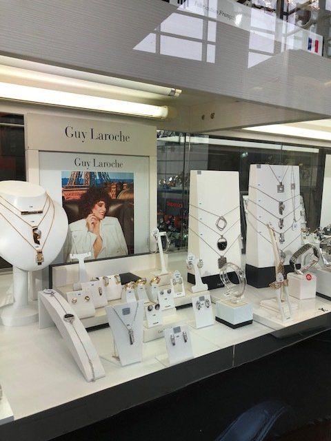 Bijoux Guy Laroche