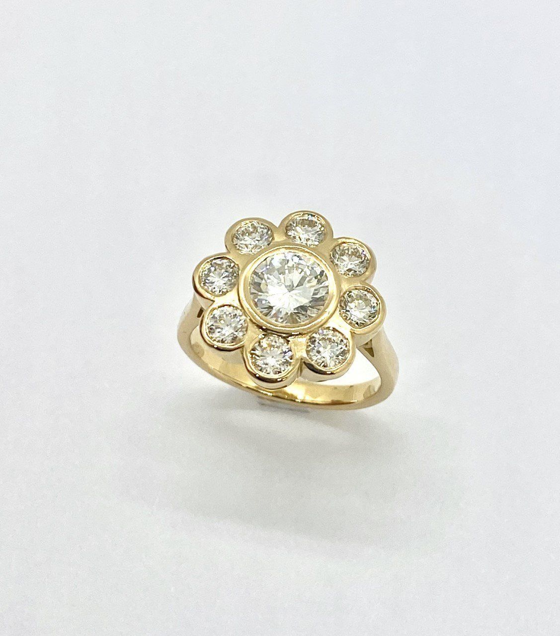 Bague Marguerite moderne Bague or jaune 750/1000ème avec Diamant de centre de 1.26 ct et entourage 8 Diamants - Total 2.50 ct