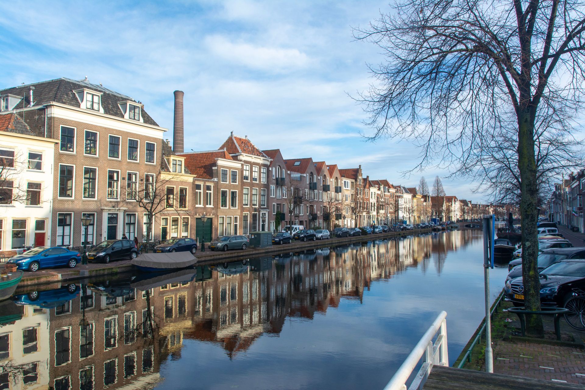 Gracht in Leiden overdag, symbool voor Leidens Ontzet bij Hotel VIC