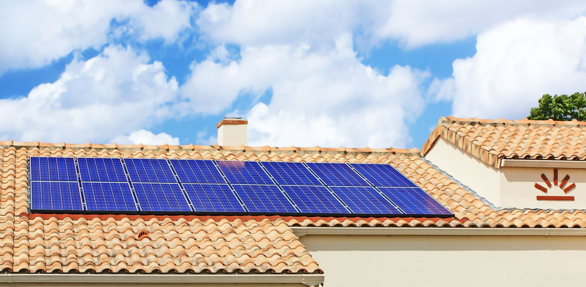 Panneaux photovoltaïques sur une toiture