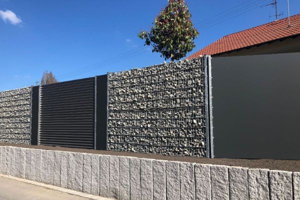 Gabionen als Grundstücksbegrenzung