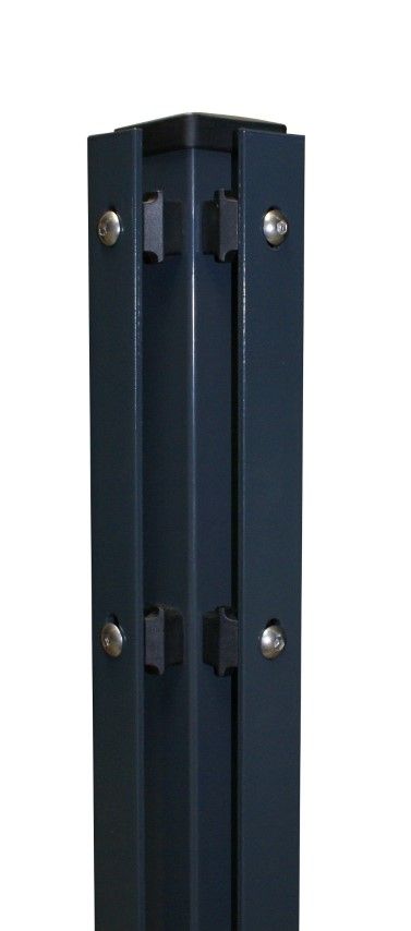 Schwarzer Eckpfosten für einen Zaun